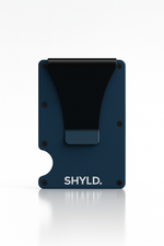Porte-cartes RFID en aluminium bleu cobalt avec clip noir- marque SHYLD.